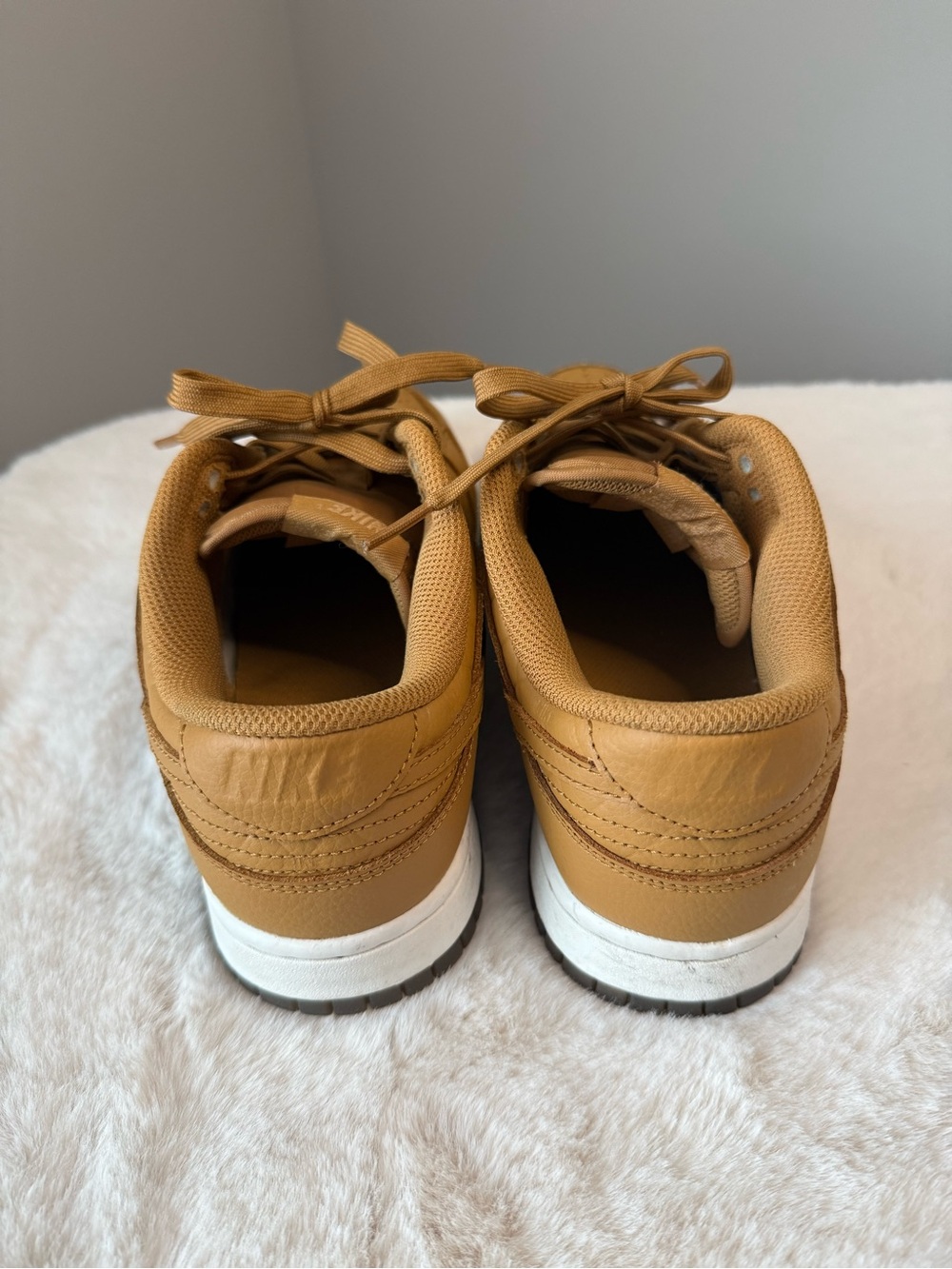Nike Women’s Dunk Low Quilted Wheat Tan Leather Sneakers DX3374-700 - Picture 4 of 5